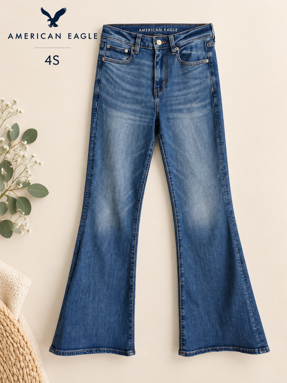 EUC American Eagle Outfitters High-Rise Flare Jeans in Medium Blue, Size 4 Short